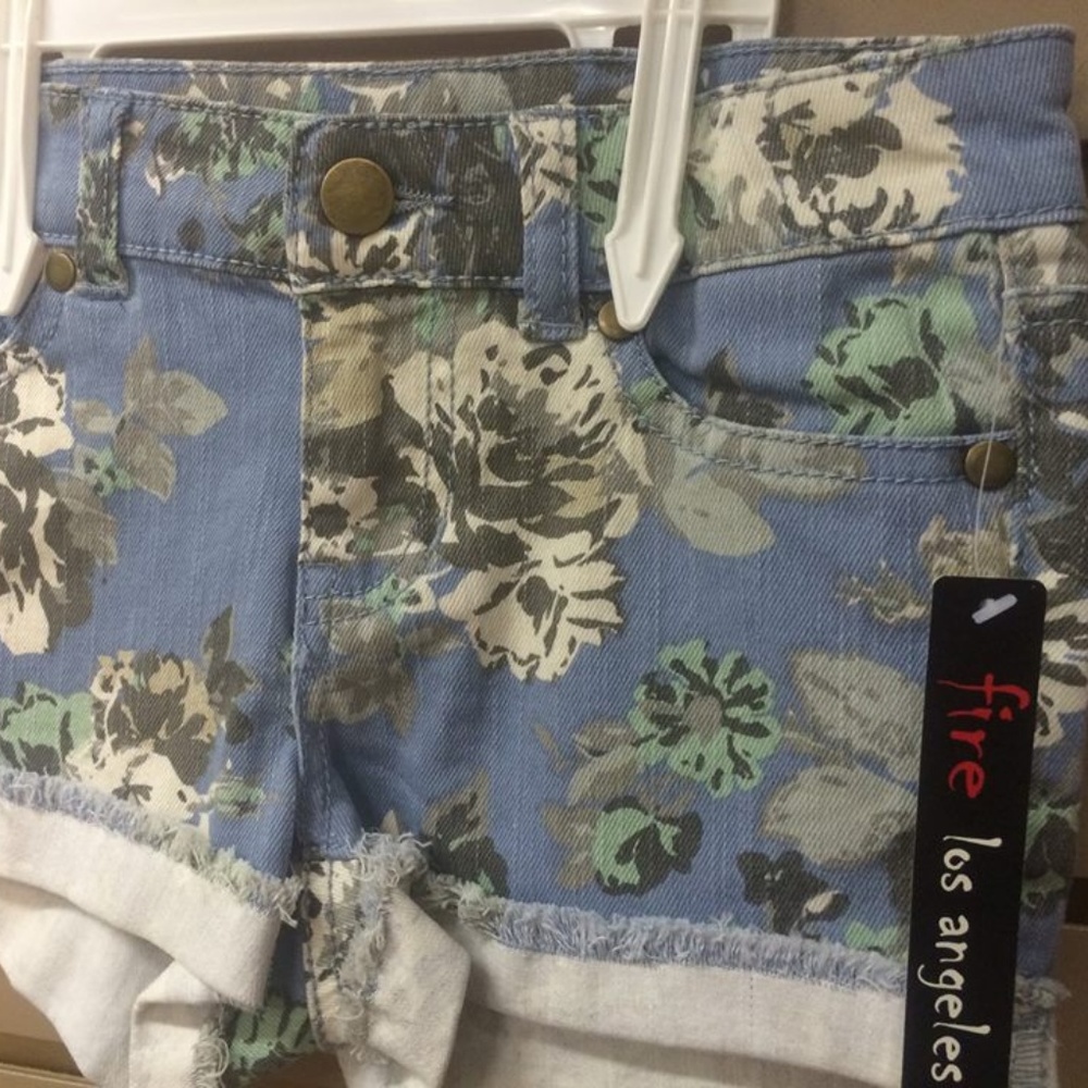 Girls size 8 Fire Los Angeles floral shorts NWT